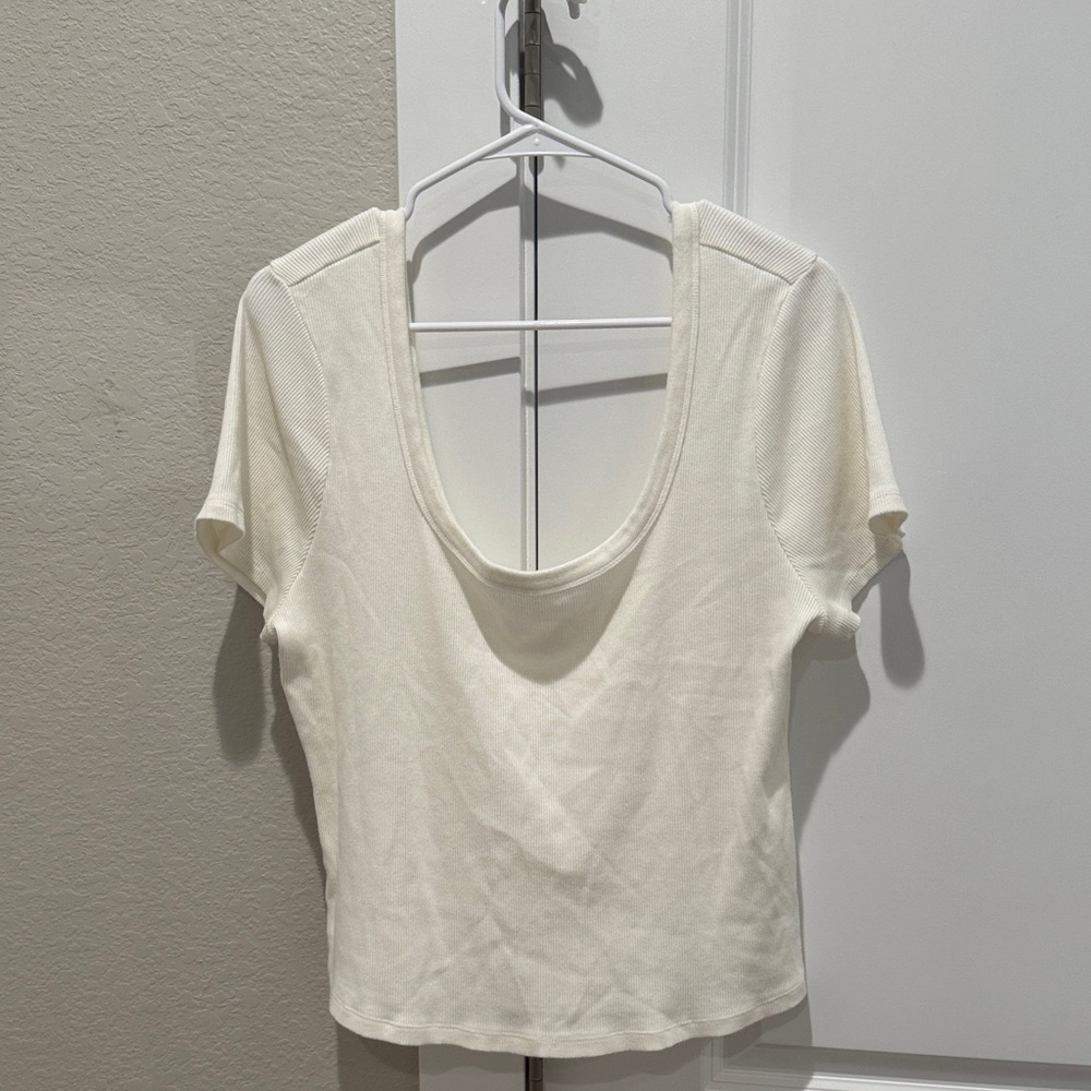 Universal Thread Cream Short Sleeve Top